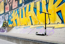 Afbeelding in Gallery-weergave laden, Blunt Prodigy X One Scooter Silver-2