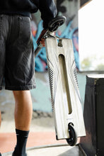 Afbeelding in Gallery-weergave laden, Grit Invader 6.5 Scooter Black Satin-3