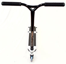 Afbeelding in Gallery-weergave laden, Invert Supreme FS2 Scooter White/Black-1