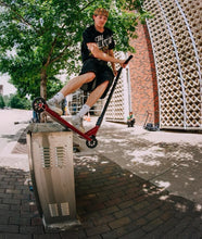 Afbeelding in Gallery-weergave laden, Tilt Selects Karocque Deck Wine-6