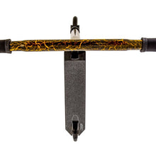 Afbeelding in Gallery-weergave laden, Crisp Blaster Stuntstep Zwart Goud 82 cm ⭐⭐⭐⭐